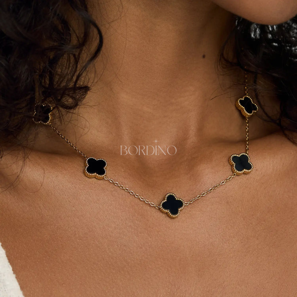 Colar 5 Trevos de 4 Folhas Preto